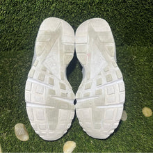 Load image into Gallery viewer, Kids Size 4 (GS) - Nike Huarache Run Low White Pure Platinum