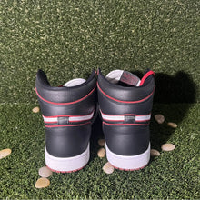 Load image into Gallery viewer, Size 10.5 - Jordan 1 Retro High OG Bloodline 2019