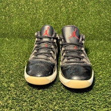 Load image into Gallery viewer, Size 3 (PS) - Kids Jordan 11 Retro Low 72-10