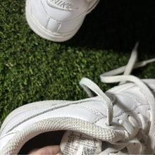 Load image into Gallery viewer, Size 1 (PS) - Kids Nike Force 1 LE Low Triple White