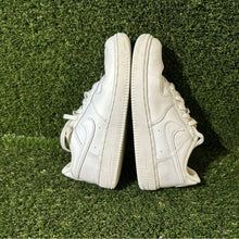 Load image into Gallery viewer, Size 1 (PS) - Kids Nike Force 1 LE Low Triple White
