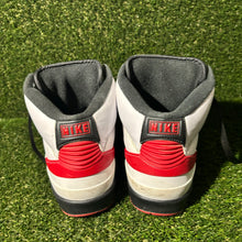 Load image into Gallery viewer, Size 10 - Jordan 2 Retro Mid Chicago