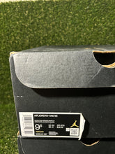 Load image into Gallery viewer, Size 9.5 - Air Jordan 1 SE Mid Amarillo