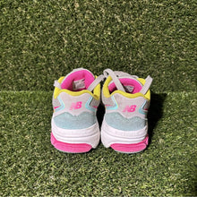 Load image into Gallery viewer, Kids New Balance PK888GR2 Active Shoe SZ 10.5 In Grey/ Multi Z