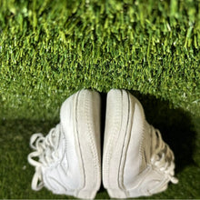 Load image into Gallery viewer, Size 1 (PS) - Kids Nike Force 1 LE Low Triple White