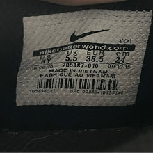 Load image into Gallery viewer, Kids Size 6Y - Kobe Black/Red Mantality 2 Sneakers 705387-010 Crimson