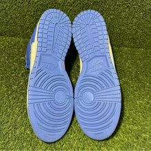 Load image into Gallery viewer, Size 10.5 - Nike Dunk 2021 High Kentucky