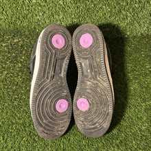 Load image into Gallery viewer, Size 8 - Nike Air Force 1 &#39;07 LV8 EMB Low World Champ - Lakers
