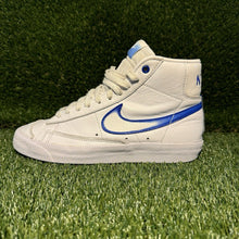 Load image into Gallery viewer, Size 7 - Nike Blazer &#39;77 Mid Airbrush - Royal Gradient Kids
