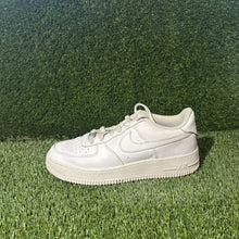 Load image into Gallery viewer, Size 6.5 (GS) - Kids Nike Air Force 1 LE Low Triple White
