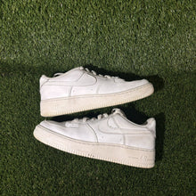 Load image into Gallery viewer, Size 6.5 (GS) - Kids Nike Air Force 1 LE Low Triple White
