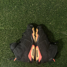 Load image into Gallery viewer, Size 6.5Y - Jordan 6 Retro Mid Infrared Kids
