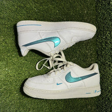 Load image into Gallery viewer, Size 7 (GS) - Kids Nike Air Force 1 Impact Next Nature Low White - FD0677-100
