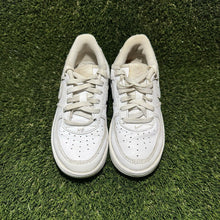 Load image into Gallery viewer, Size 12 (PS) - Nike Force 1 LE Low Triple White Kids
