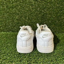 Load image into Gallery viewer, Size 1 (PS) - Kids Nike Force 1 LE Low Triple White
