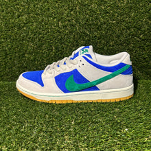 Load image into Gallery viewer, Nike Dunk SB Hyper Royal Malachite
