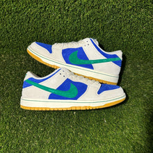 Load image into Gallery viewer, Nike Dunk SB Hyper Royal Malachite
