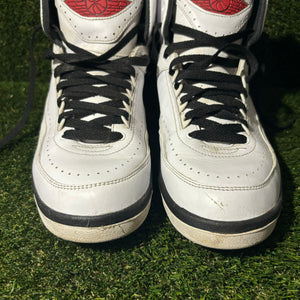 Size 10 - Jordan 2 Retro Mid Chicago