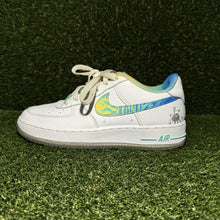 Load image into Gallery viewer, Size 7Y - Kids Nike Air Force 1 LV8 &quot;Unlock Your Space&quot; GS FJ6791-191
