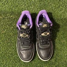 Load image into Gallery viewer, Size 8 - Nike Air Force 1 &#39;07 LV8 EMB Low World Champ - Lakers
