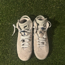 Load image into Gallery viewer, Size 5Y - Jordan 6 Retro Mid Georgetown Kids
